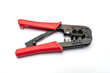  Kablo soyma aletleri. Elle. Yukarıdan bak. Beyaz arkaplanda izole et.