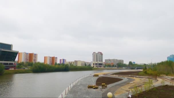 Pohled Řeku Panoramatické Vedení Podzim Zataženo — Stock video