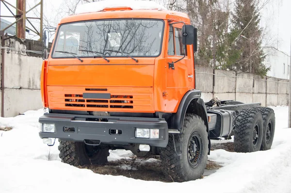 Ruso Naranja Camión Nuevo Invierno — Foto de Stock