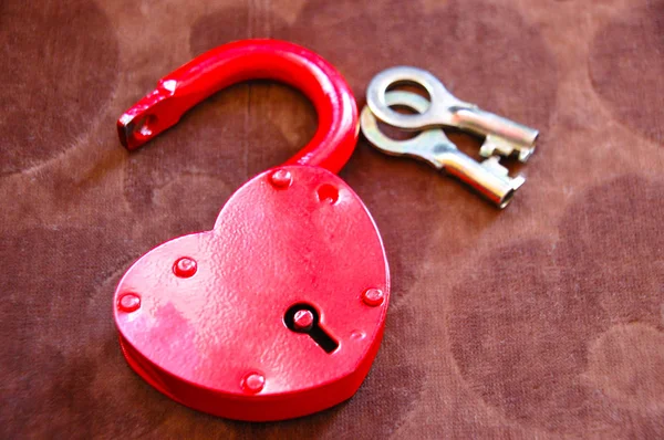 Красный Замок Сердца Ключи — стоковое фото