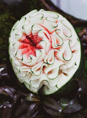 Meyve ve sebze oymalar, oyma ekran Tay meyve