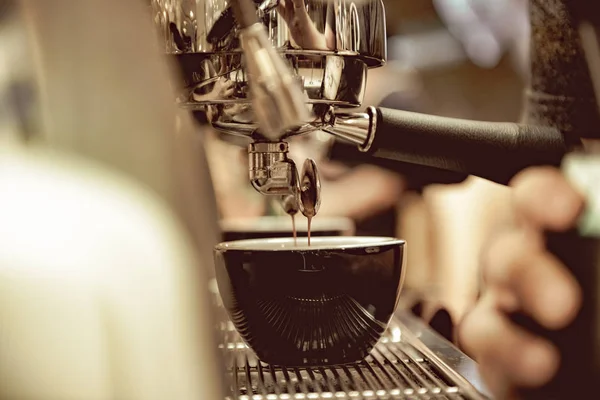 커피숍에 커피숍에서 머신에서 에스프레소 — 스톡 사진
