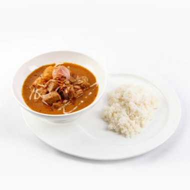 Tay Massaman köri bir kase ve pirinç, Tay Hindistan cevizi sütü köri