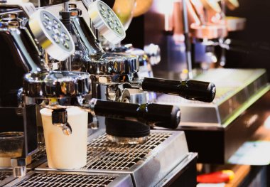 espresso kahve makinesi kahve makinesi kahve dükkanında kafede vurdu