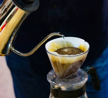 Damla bira, Su Filtreli Kahve zeminde dökme Barista kahve 