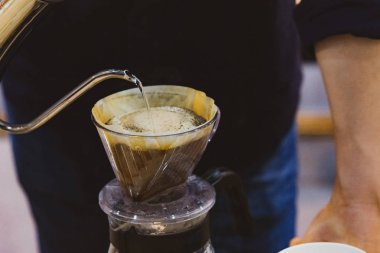 Damla bira, Su Filtreli Kahve zeminde dökme Barista kahve 