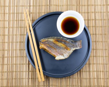 Lezzetli kızarmış balık, çıtır çıtır kızarmış balık Asya tarzı