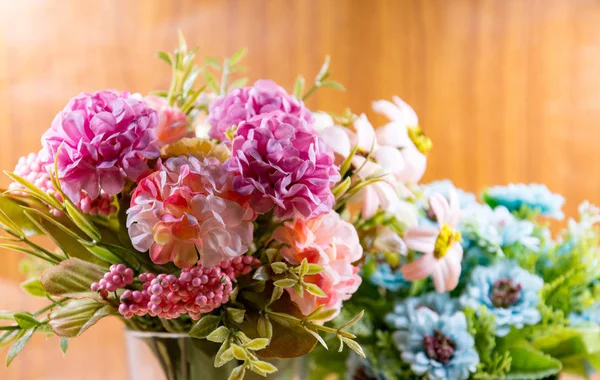 Künstliche Blume Strauß Dekoration Kopierraum Hintergrund — Stockfoto