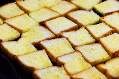 Çıtır çıtır ekmek sarımsak veya gevrek ekmek tereyağı şeker