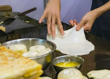 Roti pişirme işlemi, Hint geleneksel sokak Canai yapım