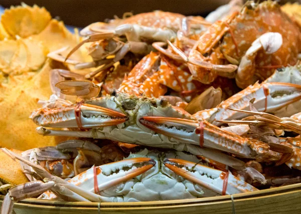 Primo piano granchi caldi al vapore, Granchio al vapore frutti di mare — Foto Stock