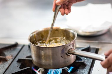 Şef mutfakta yemek hazırlama, şef pişirme, Şef decoratin