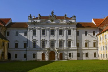 Kladruby, Çek Cumhuriyeti. 13, Ekim 2018. Varsayım Meryem Ana Kilisesi. Kladruby Benedictines Manastırı. Mimar, Giovanni Battista Santini. Kladruby Manastırı. Avrupa. Avrupa seyahat.