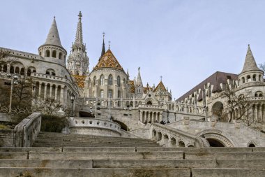 Balıkçının Bastion Budapeşte görünüm. Macar yerler. Balıkçının Bastion, Macaristan'da ünlü yerlerinden biri. Budapeşte. Avrupa seyahat.