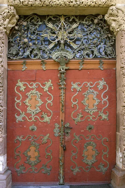Sturdy Old Metal Door Iron Forged Decorative Ornament Monastery Porta — Stock Photo, Image