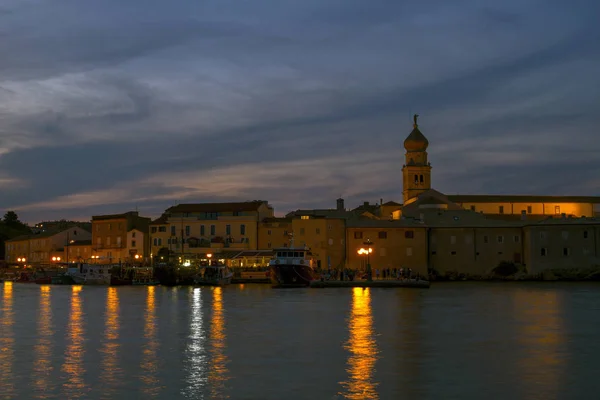 Nachtelijke Weergave Van Stad Krk Zomer Zeegezicht Van Adriatische Zee — Stockfoto