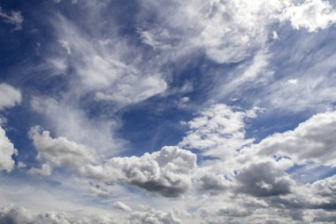 Arka plan güzel gökyüzü bulutlu. Görünümü arıyorum. Soyut doğal gökyüzü arka plan. Yakın çekim.