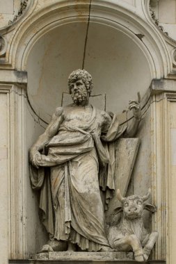 Dresden şehir merkezindeki tarihi heykel. Almanya. Saksonya. Avrupa.