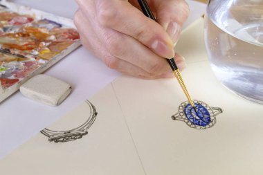 Mücevher Tasarımı Çizimi. Kağıda mücevher çiziyorum. Yaratıcılık fikirleri. Tasarım Stüdyosu.
