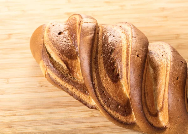 Roggenbrot Nahaufnahme Auf Einem Hölzernen Hintergrund — Stockfoto