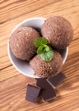 Muz çikolata nane ahşap zemin ile sorbe