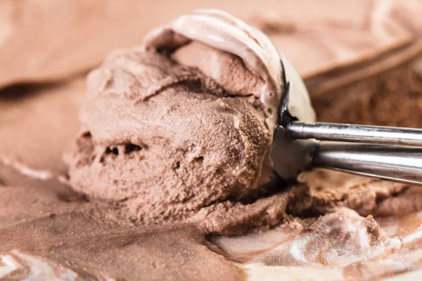 Cuchara Chocolate Con Helado Vainilla Primer Plano — Foto de Stock