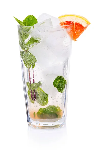 Cocktail Grapefrukt Och Gin Tonic Vit Isolerade Bakgrund — Stockfoto