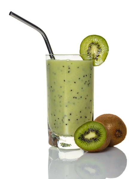 Milchshake Kiwi Glas Auf Weißem Hintergrund — Stockfoto