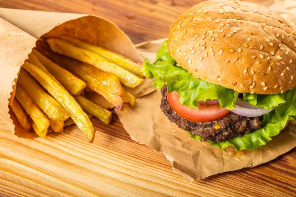 Fast Food Świeże Hamburger Frytki — Zdjęcie stockowe
