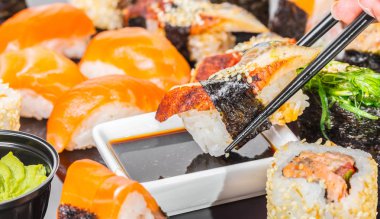 Japon mutfağı, suşi yılan balığı soya sos ile