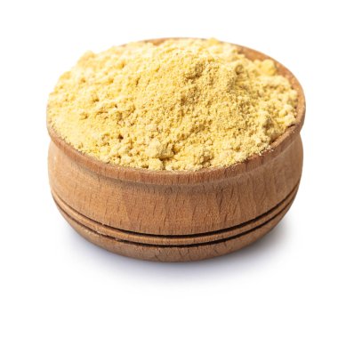 beyaz izole arka planda baharat zencefil kurutulmuş