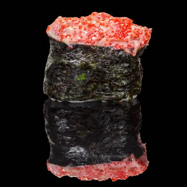 Gunkan Sushi Łososiem Kawiorem Czarnym Tle — Zdjęcie stockowe