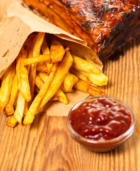 Grilled Ribs Fries Sauce Wooden Background — Stock Photo, Image