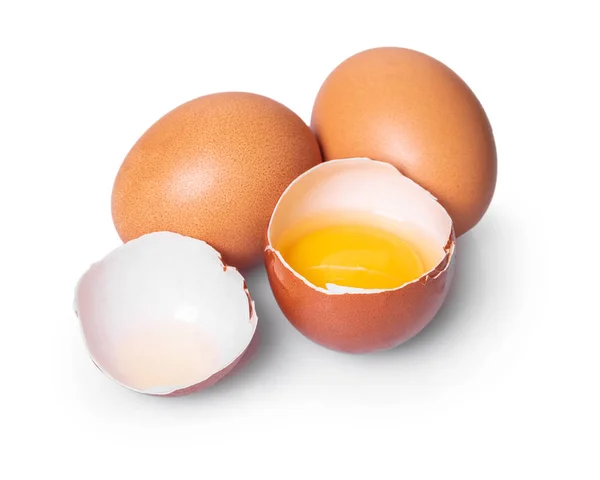 Gebroken Hele Kip Eieren Witte Geïsoleerde Achtergrond — Stockfoto
