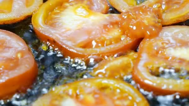 Fette Pomodoro Sono Fritte Olio Una Pentola — Video Stock