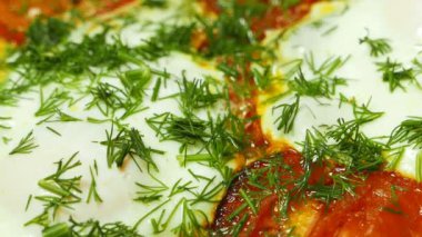 yumurta ile sebze bir tavada kızartma