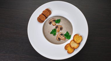 Kremalı mantar çorbası. 