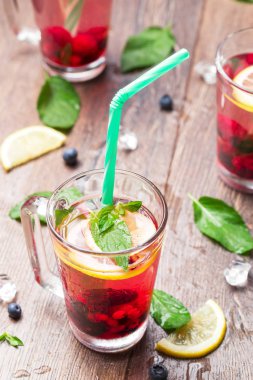 Çilek limon ve nane taze limonata
