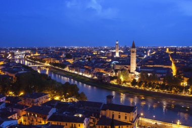 Verona şehir, İtalya üzerinde mavi saat