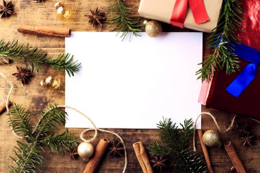 Noel kompozisyon. Noel hediyesi, anason yıldız, tarçın Şti