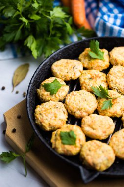 Köfte tavuk ve havuç, kereviz