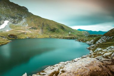 Capra Gölü, R Transfagarasan'daki Balea Gölü üzerindeki buzul gölü