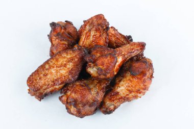 Beyaz arka plan üzerinde izole ızgara tavuk budu kızarmış. menü. fastfood