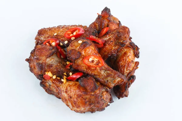 Kaki ayam goreng terisolasi pada latar belakang putih. menu. makanan cepat saji — Stok Foto