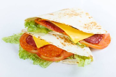 Meksika geleneksel yemeği - quesadillias kapatın. Üstten Görünüm menü fotoğraf