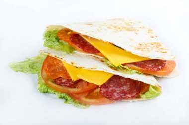 Meksika geleneksel yemeği - quesadillias kapatın. Üstten Görünüm menü fotoğraf