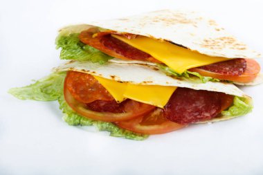 Meksika geleneksel yemeği - quesadillias kapatın. Üstten Görünüm menü fotoğraf