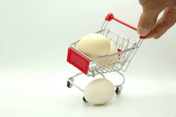 Supermarkttrolley Met Drie Eieren — Stockfoto