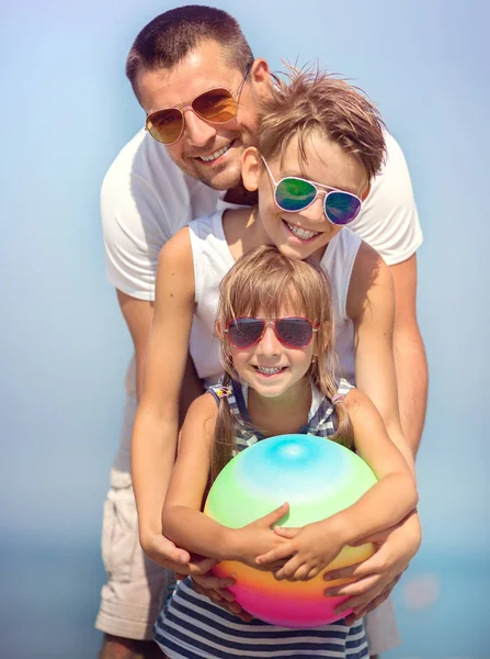 Father Children Playing Football Beach Day Time — Stock Photo, Image