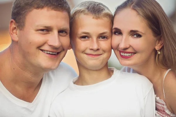 Ευτυχισμένη Οικογένεια Πορτρέτο Closeup — Φωτογραφία Αρχείου